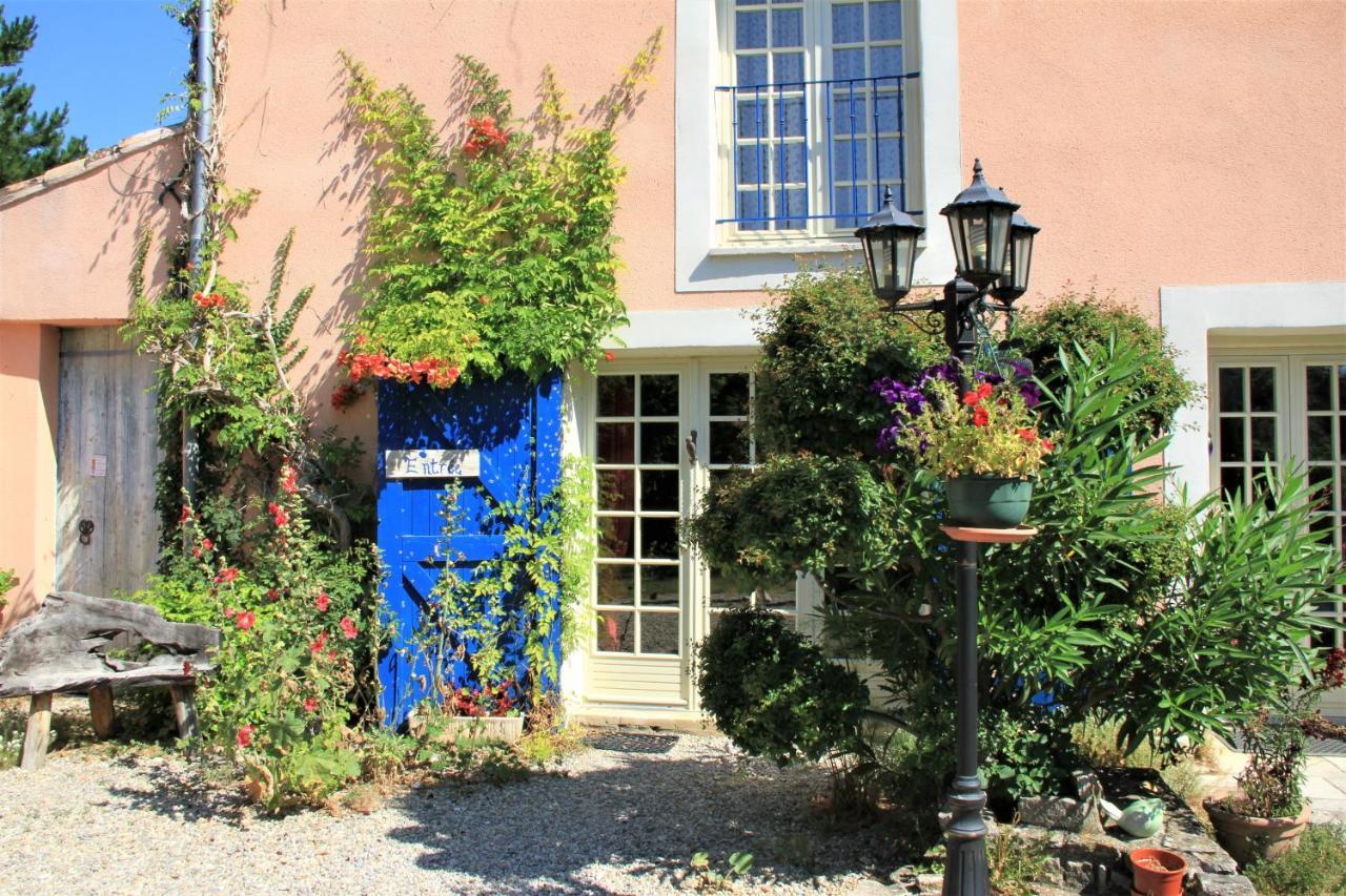 Le Mas De La Cigale Bleue, Caumont Sur Durance Exterior photo