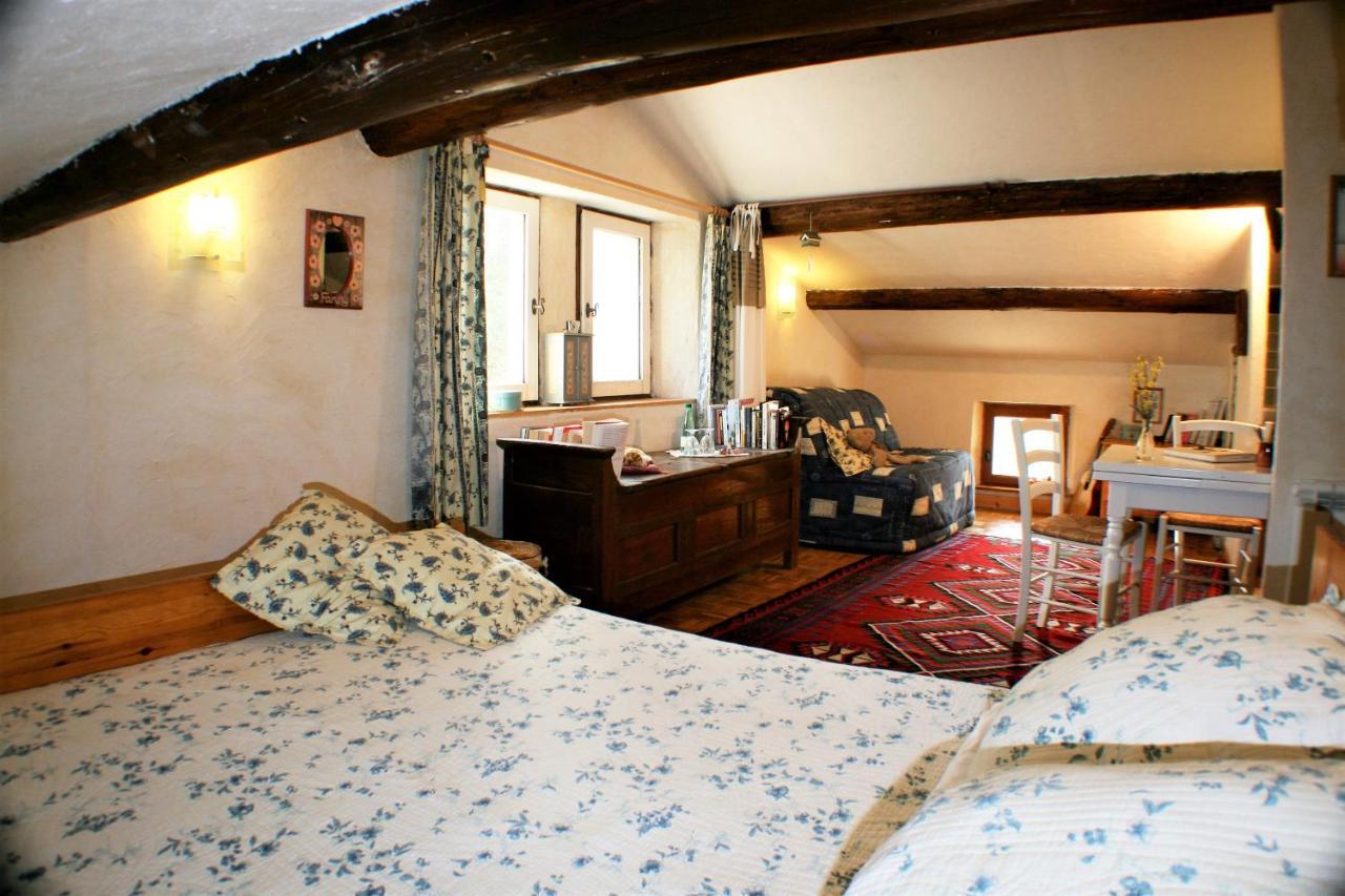 Le Mas De La Cigale Bleue, Caumont Sur Durance Exterior photo